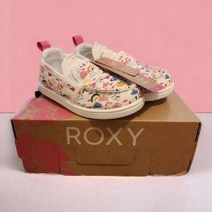 NWT Adorable toddler girl Roxy slip-on shoes!
